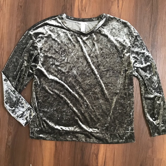 H&M Other - Silver gray crushed velvet H&M sweater